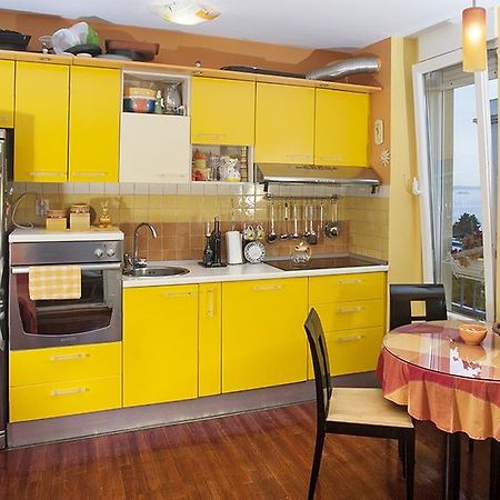 Apartment Sunny Yellow - With Balcony And Parking Place, Split Kamer foto